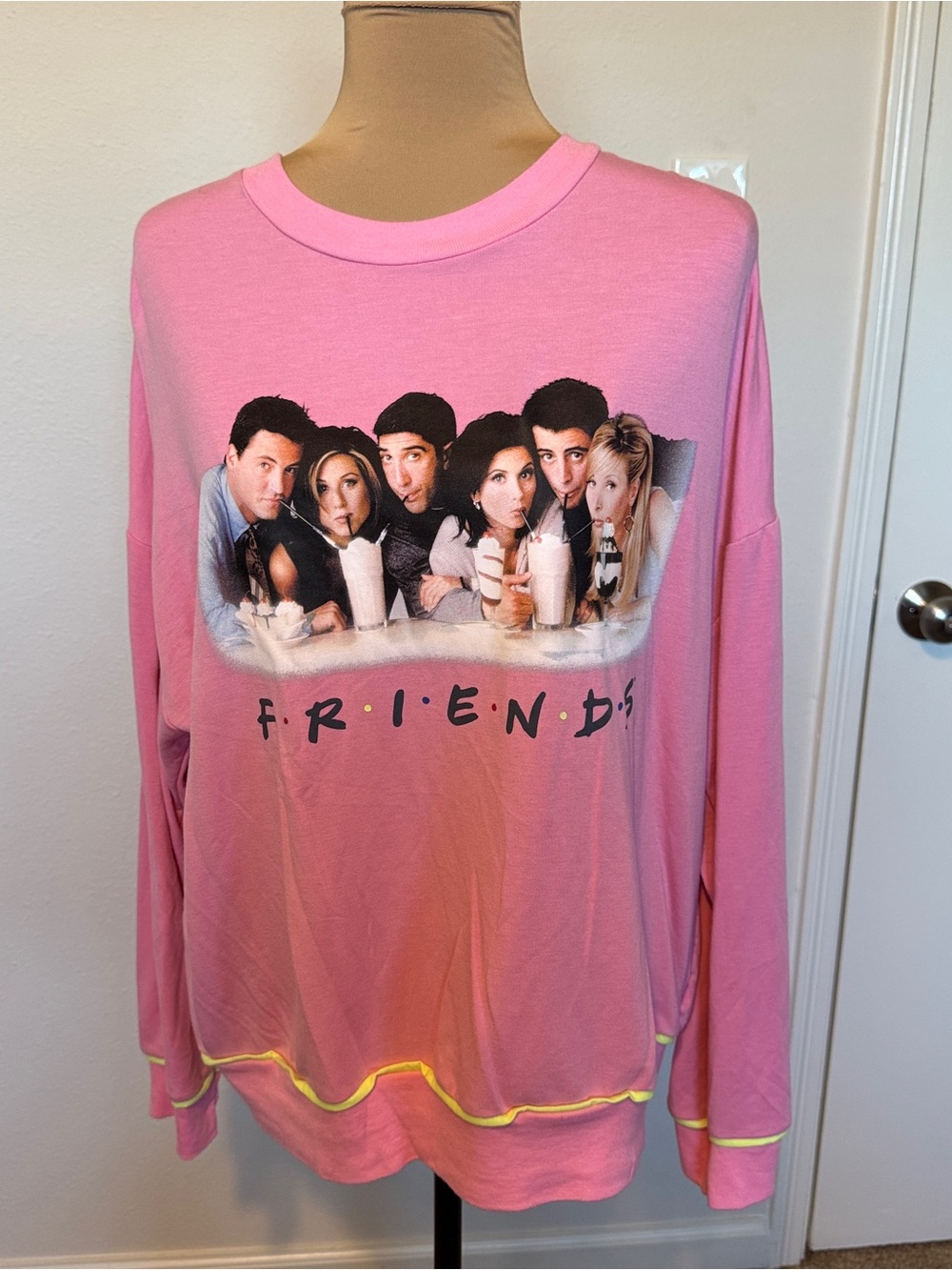 FRIENDS Pink Graphic Long Sleeve Pajama Top